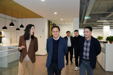 省住建廳原副廳長、國際綠建聯(lián)盟執(zhí)行主席、江蘇省人民政府參事室特聘專家劉大威一行蒞臨城發(fā)設(shè)計考察指導
